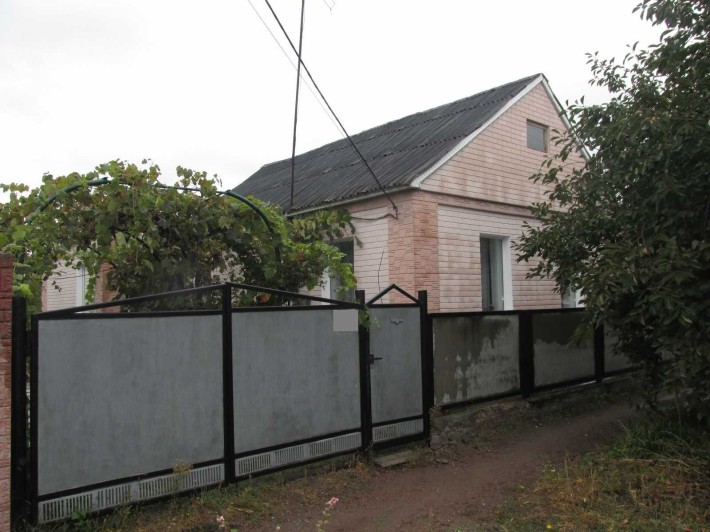 Продам будинок по вулиці Таврійській (р-н районної лікарні) - фото 1