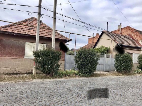 Продається  2 будинки Берегове