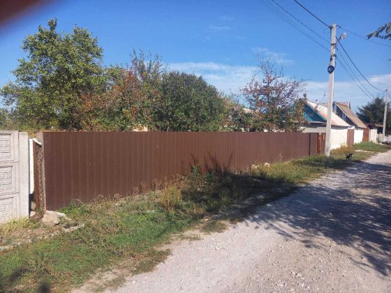 Продам будиночок з великою земельною ділянкою Кам'янське