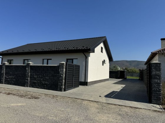 Продам новенький будинок. Виноградів