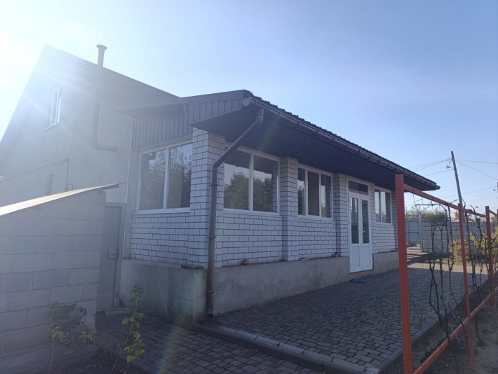 Продам чудовий будинок в місті - фото 1