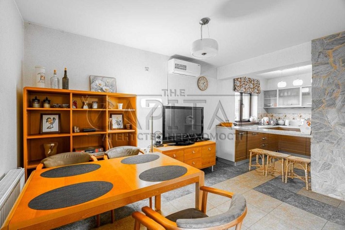 Вишгород. Продаж будинку з ремонтом. 3 окремі спальні!  (вул. Садова) - фото 1