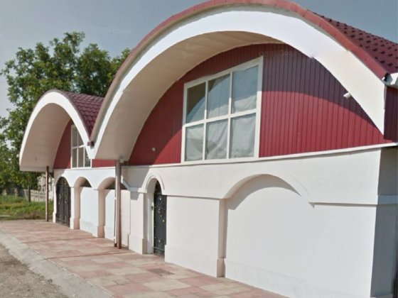 Большой дом очень красивый на баме Кам'янське