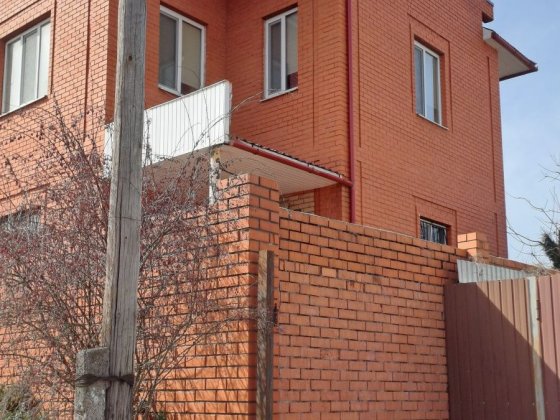 Продам добротний сучасний будинок Глухов