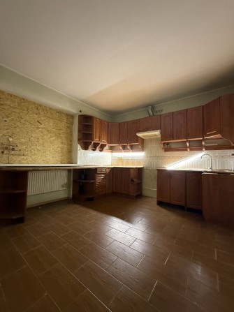 Великий будинок на 10 сотках з підвалом, гаражем. Гостомель - фото 1