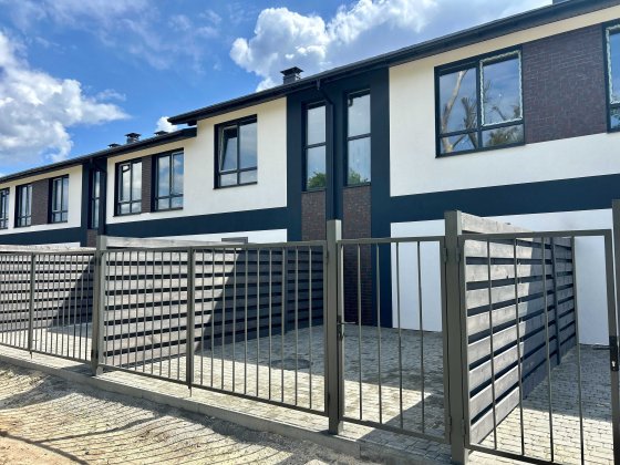 Готовий таунхаус з комунікаціями. До центру Гостомеля 5 хв на авто Гостомель