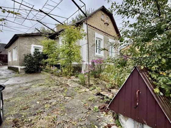 Окремостоячий будинок з великою землею Здолбунов