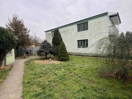 Продаж 4 поверхового Будинку з ремонтом, басейном і сауною м.Дрогобич Дрогобыч