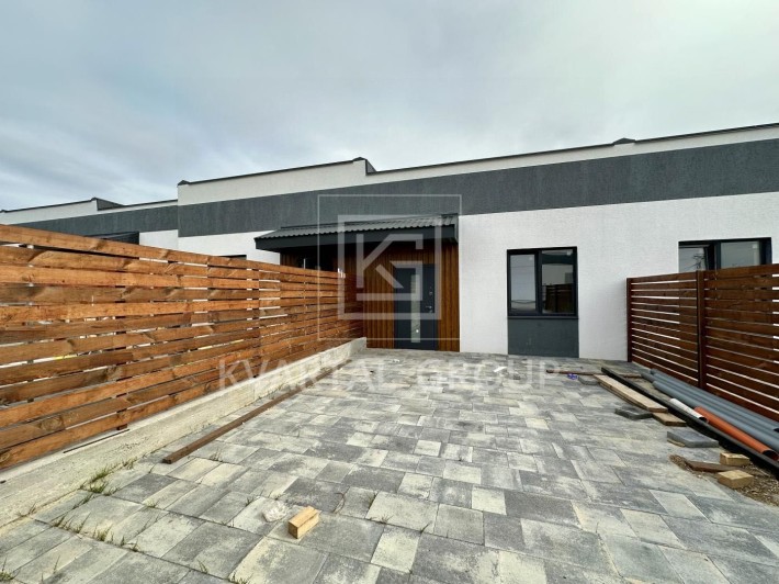 Без комісії. Таун з ремонтом по ціні квартири. - фото 1