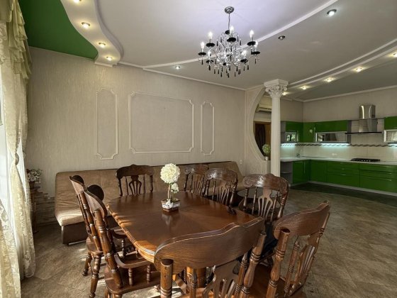 Будинок с сучасним плануванням