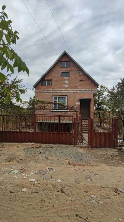 Капітильний будинок-дача біля озера в передмісті Чорноморська - фото 1