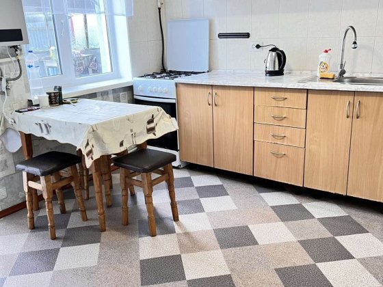 Чась дома с отдельным входом и заездом