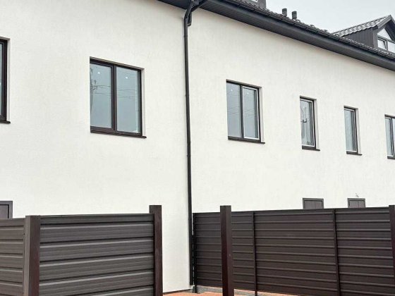 Залишився тільки один: таунхаус зі штукатуркою за ціною 55 000 дол! Гостомель