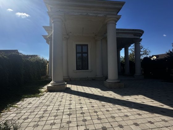 Дом в городе, лучшее расположение ! Черноморск