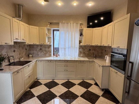 Будинок з ремонтом в Гостомелі Цоколь Камін Газ Центр міста Гостомель