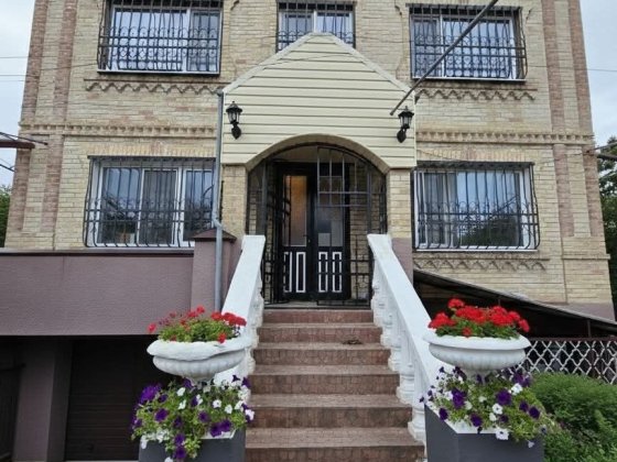 Кирпичный дом с возможным проживанием на 2 семьи Ізмаїл