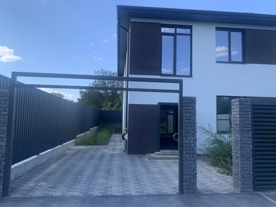 Дуплекс біля озера. Гостомель Гостомель