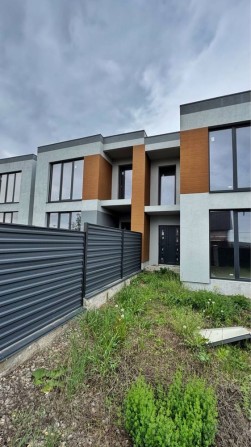 Останній Таунхаус, Зданий - фото 1