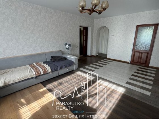 Продам просторий будинок Кам'янець-Подільський