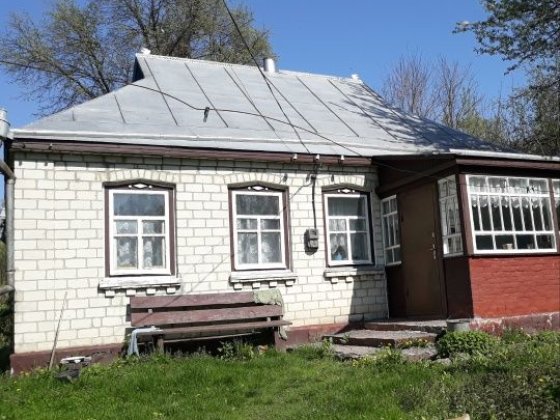 Будинок неподалік від міста Канев