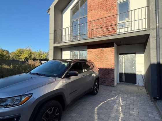 Кутовий Таун біля озера сел. Гостомель Scandi house Гостомель