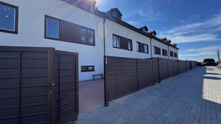 Терміново!Готовий таунхаус,штукатурка,газ Держ.програми ТАК! - фото 1