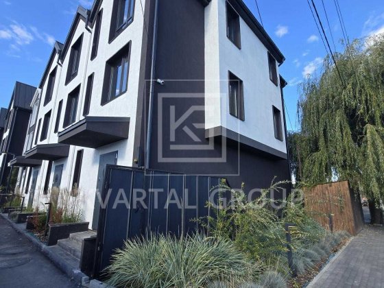 Продам таунхаус! Поруч озеро! МІНІМАЛЬНЕ Оформлення ! Гостомель