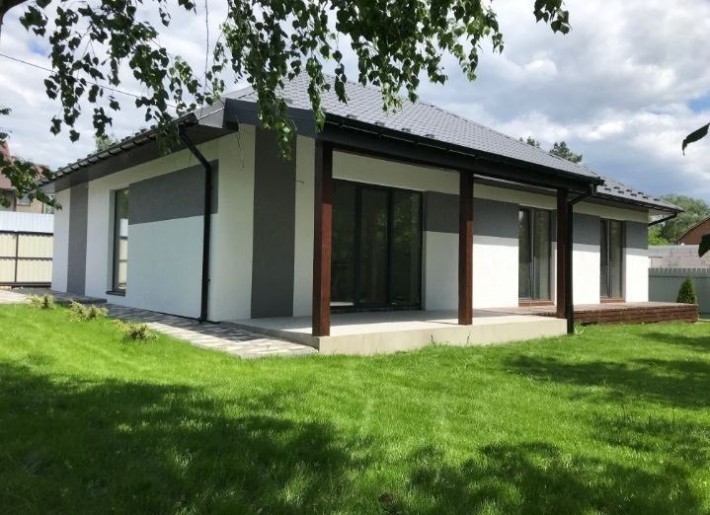 Готовый дом с камином мебелью и техникой - фото 1