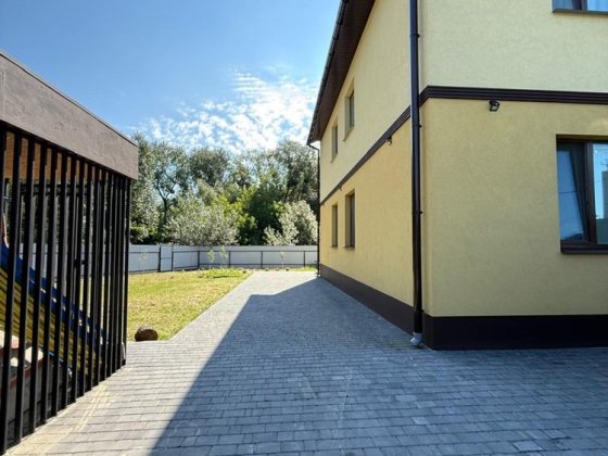 Дуплекс сел. Гостомель шукає нового власника Гостомель