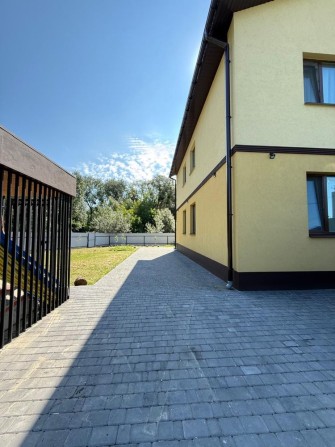 Дуплекс сел. Гостомель шукає нового власника - фото 1