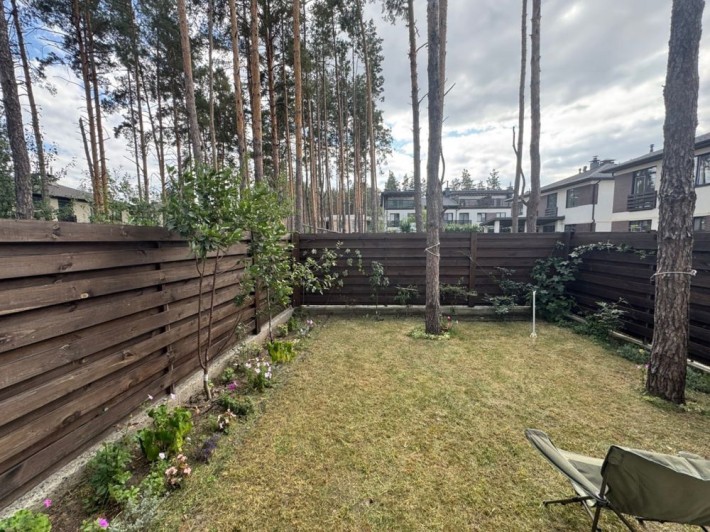 Кутовий таунхаус. Неймовірний вид на ліс  в Гостомелі - фото 1