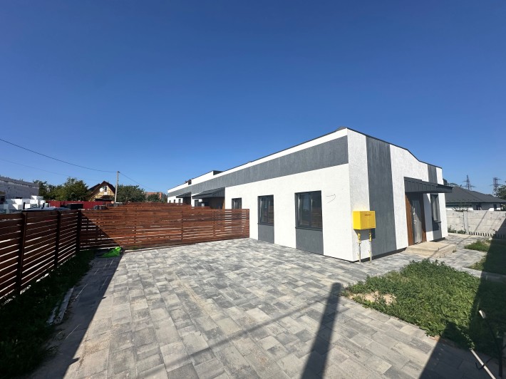 Просторий Кутовий Таунхаус з Власною Ділянкою 3,5 сотки в Гостомелі - фото 1