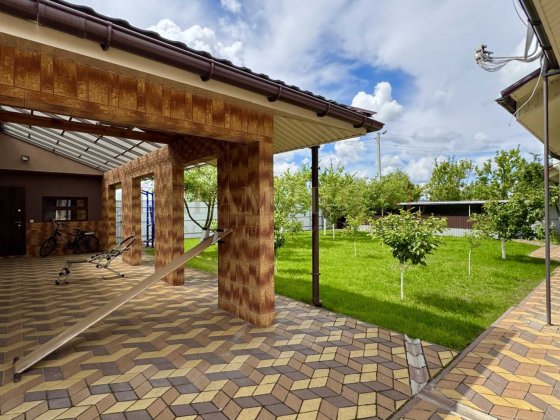 Одноповерховий будинок з ремонтом та гаражем на 12 сотках. Газ Гостомель