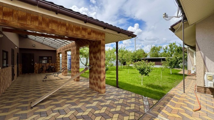 Одноповерховий будинок з ремонтом та гаражем на 12 сотках. Газ - фото 1