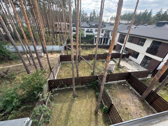 Продам Чудовий Кутовий Таунхаус в Оточені Лісу. Велика Ділянка. Без % Гостомель