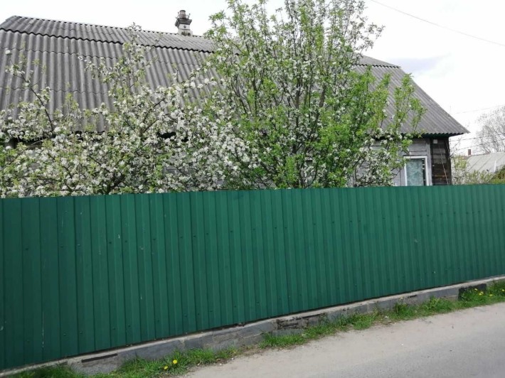 Продажа будинку в м. Коростишів (Житомирська область) з землею 7 соток - фото 1