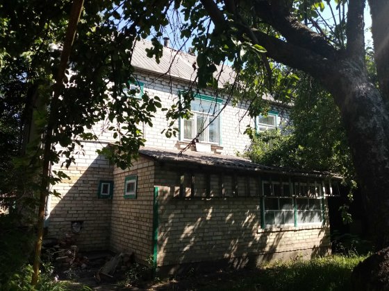 Двоповерховий будинок Коростышев