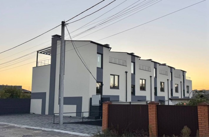 Продам Таун в Коцюбинському топ якості! 5хв до метро Академмістечко - фото 1