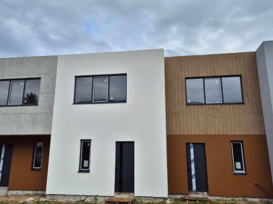 Таунхаус біля Києва з видом на власне озеро (с. Горенка) єОселя Коцюбинское