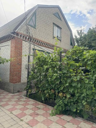 Продам дом с хозпостройками - фото 1