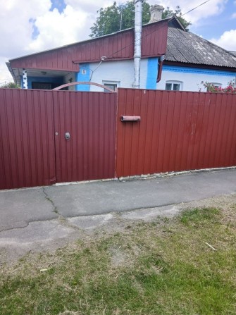 Продається затишний будинок з великою ділянкою - фото 1