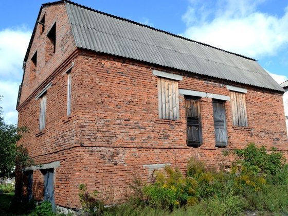 Будинок та земельна ділянка біля річки у м. Малин Малин