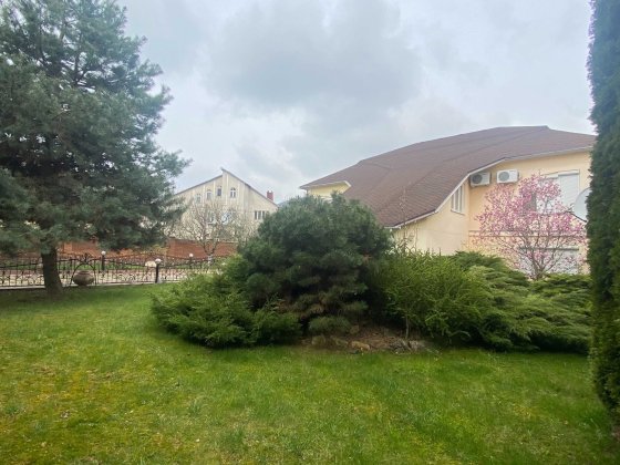 Продаж будинку в ЦЕНТРІ МІСТА З 10 КІМНАТАМИ Мукачево