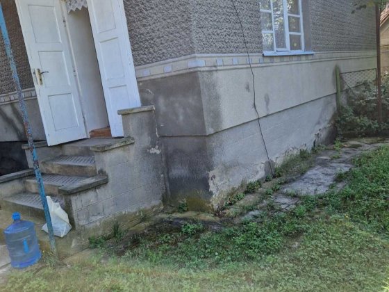 Продаеться будинок в селі Лавки 5 км від міста Мукачево