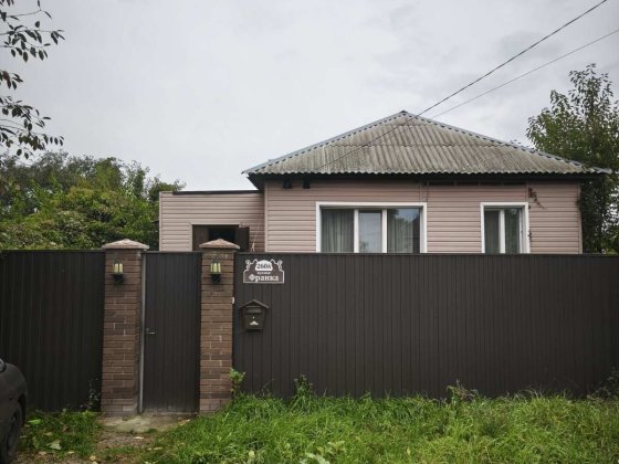 Будинок по вулиці Франка Нежин