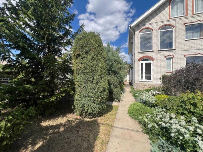 Продажа будинку 200кв.м Мерефа, центр - фото 1