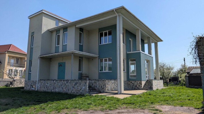 Новий ексклюзивний будинок в центрі міста Прилуки - фото 1