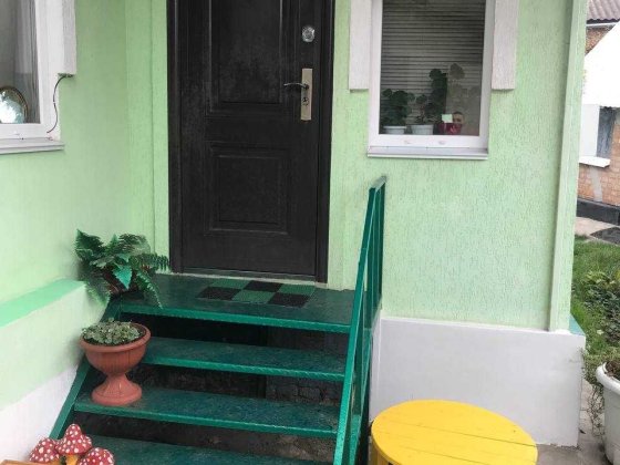 АКТУАЛЬНА   !!! Продам часть дома с отделным адресом в г.Прилуки Прилуки