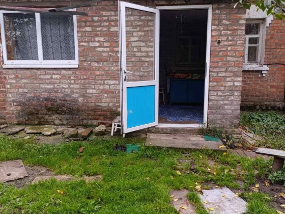 Продам частину будинку Ромни