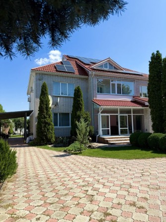 Продам дом с хорошим месторасподожением - фото 1